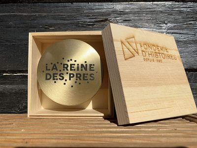 Coffret bois pour clou gravé personnalisable